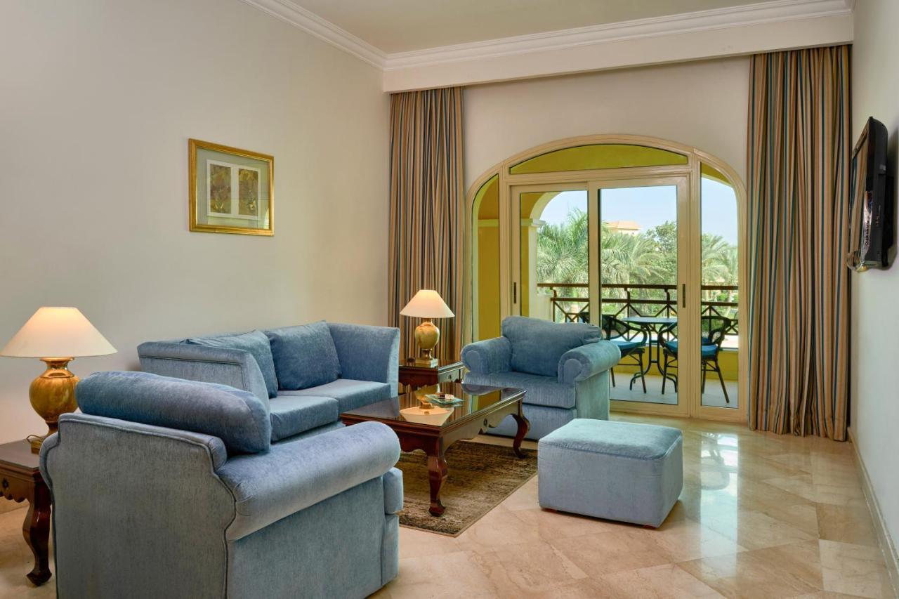 Moevenpick Hotel Cairo - Media City Giza Exterior photo Living room