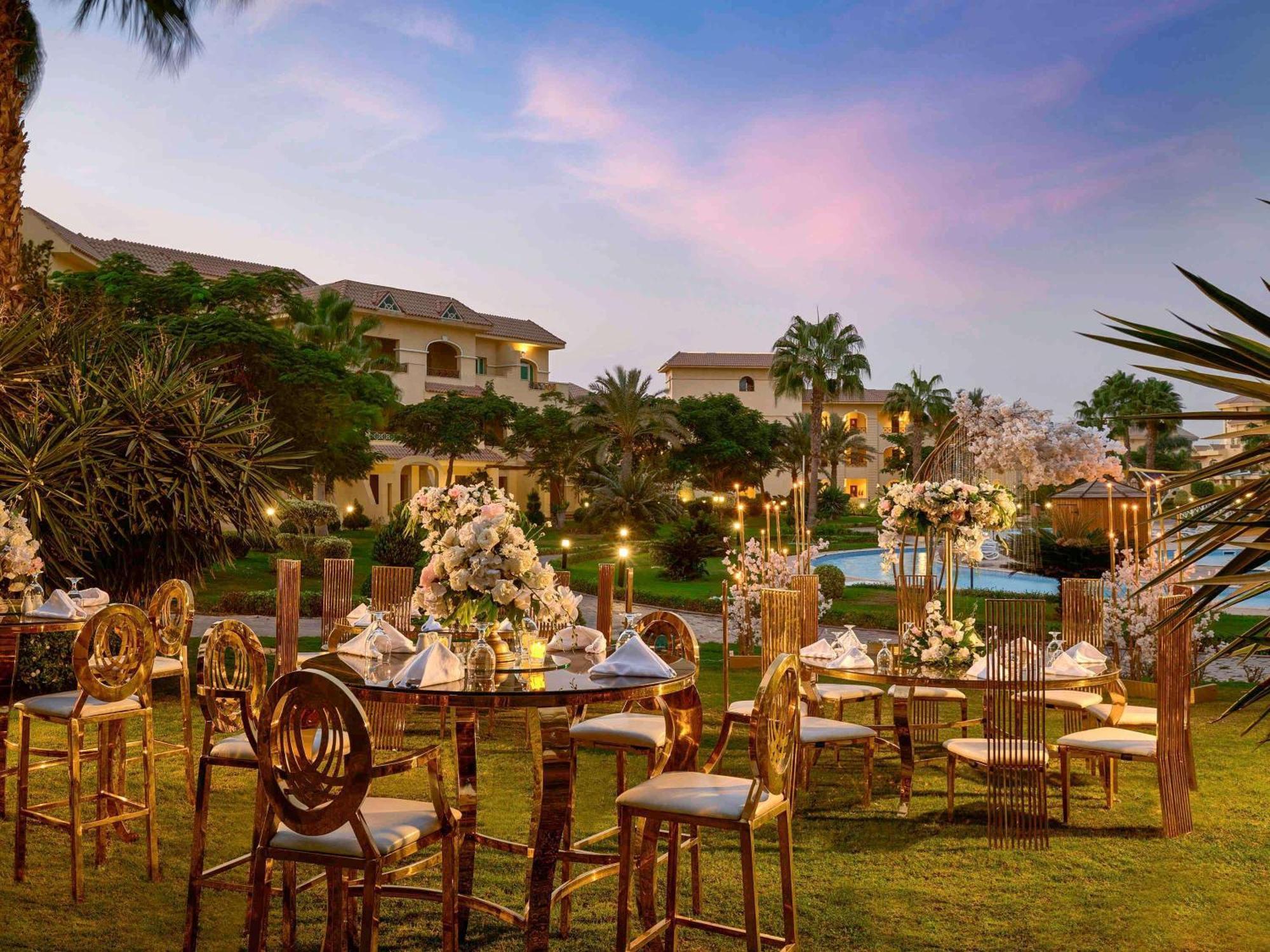 Moevenpick Hotel Cairo - Media City Giza Exterior photo The Royal Mirage