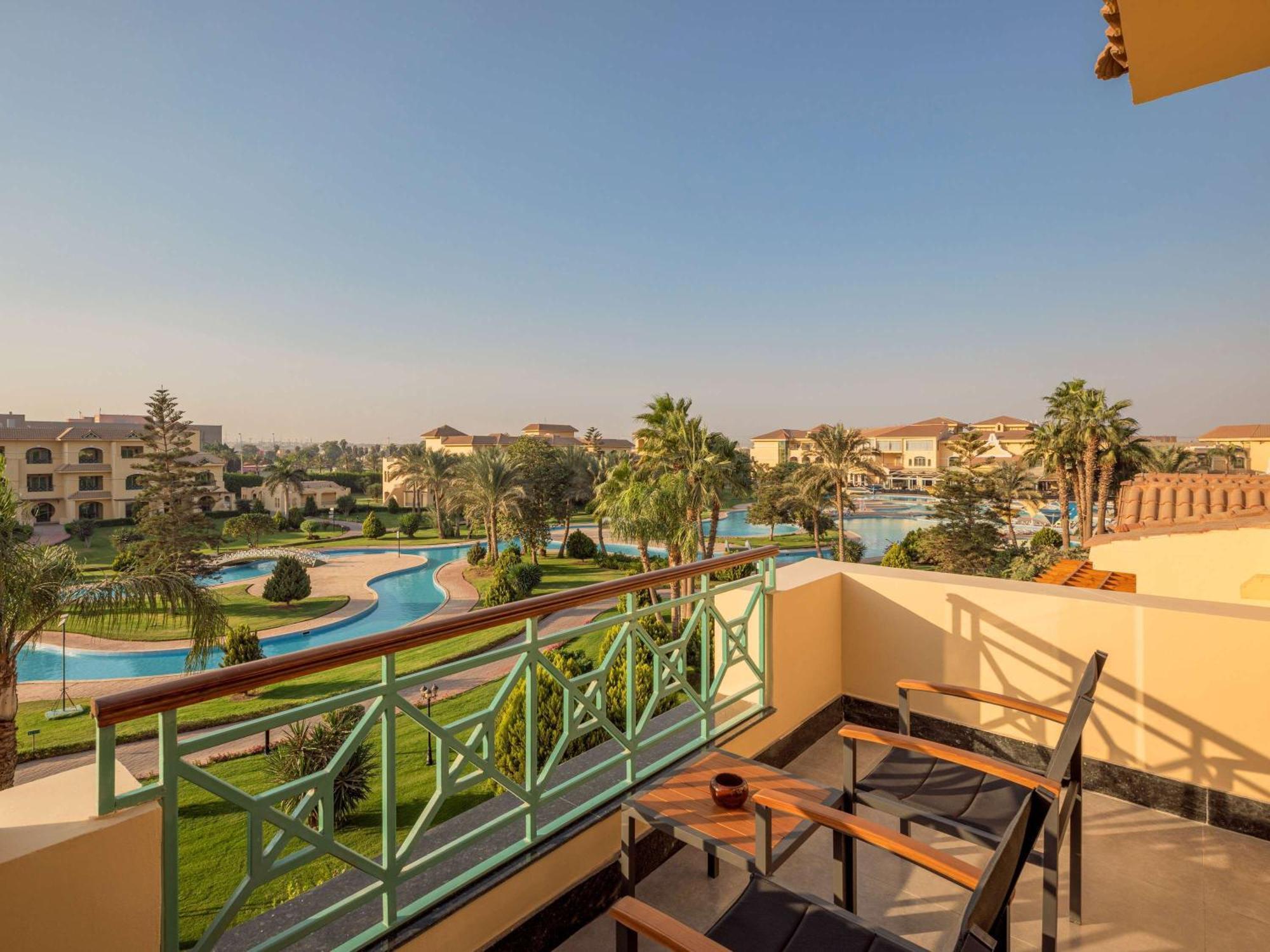 Moevenpick Hotel Cairo - Media City Giza Exterior photo View of the resort