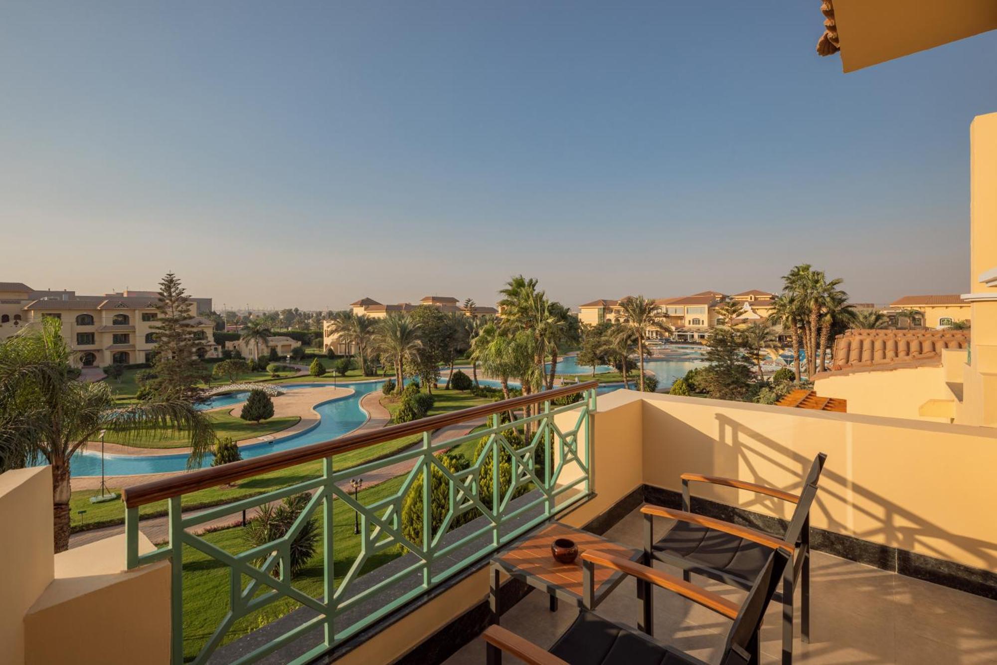 Moevenpick Hotel Cairo - Media City Giza Exterior photo View of the resort
