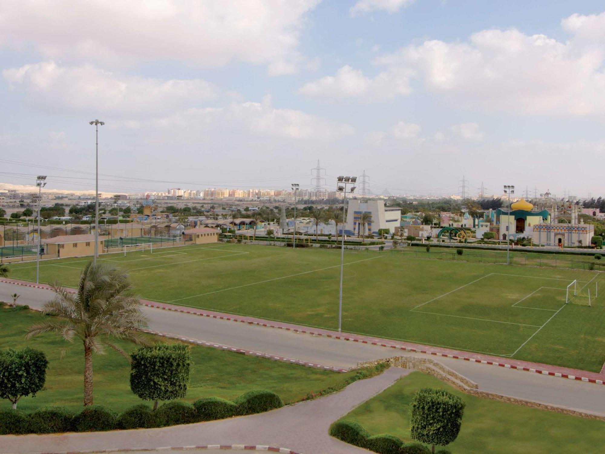 Moevenpick Hotel Cairo - Media City Giza Exterior photo Al-Ahly Club