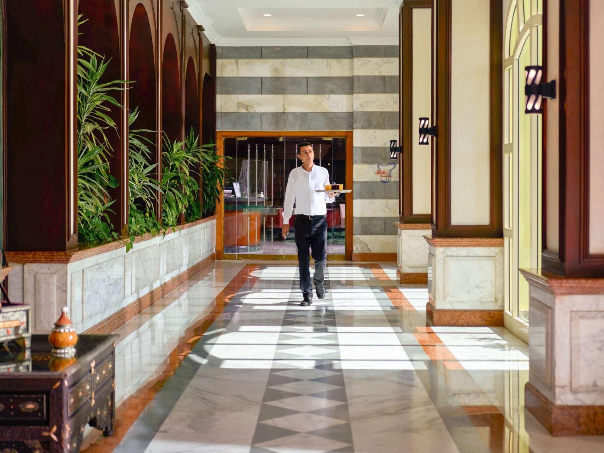 Moevenpick Hotel Cairo - Media City Giza Exterior photo Lobby