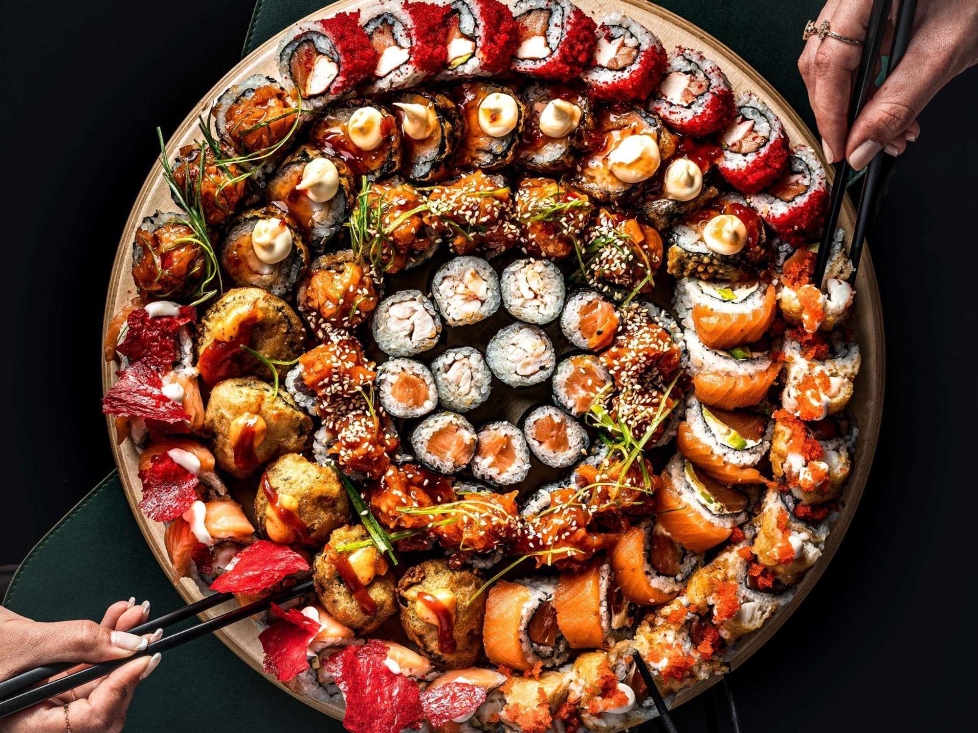 Moevenpick Hotel Cairo - Media City Giza Exterior photo Sushi pizza